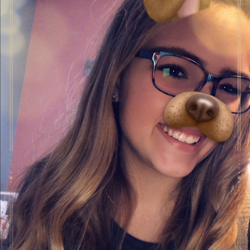 Meet your Posher, Alicia